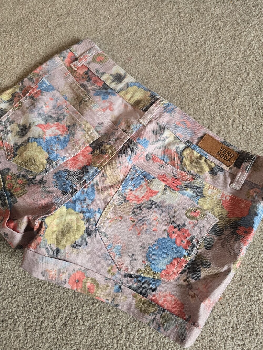 Vero Moda Floral Denim Shorts Size 29 – 2013 Release